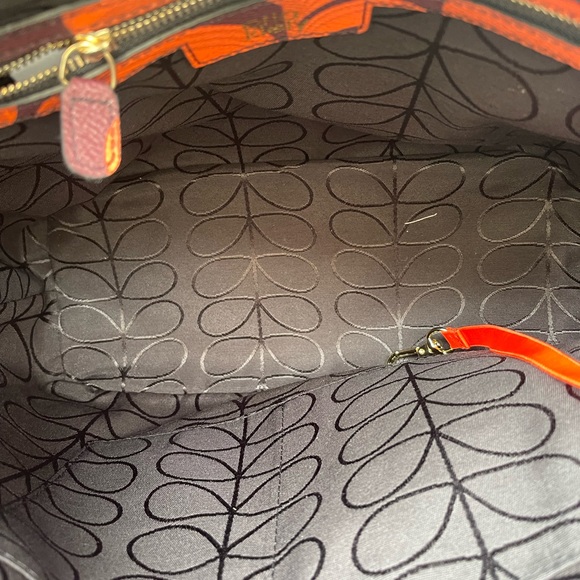 Orla Kiely Printed Pebble Grain Shoulder Bag Gondola Stem in a Vase - Picture 6 of 11